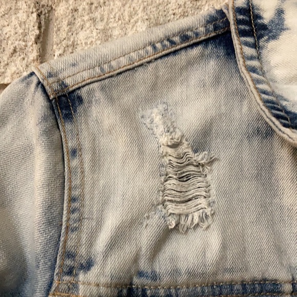 Aeropostale Distressed Acid Wash Crop Jean Jacket - Picture 4 of 5